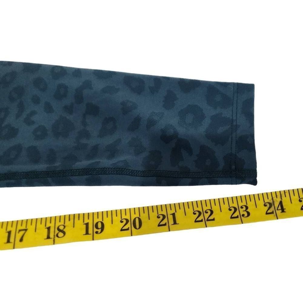 Beyond Yoga Leopard high waisted midi legging navy blue Size M - Picture 6 of 7